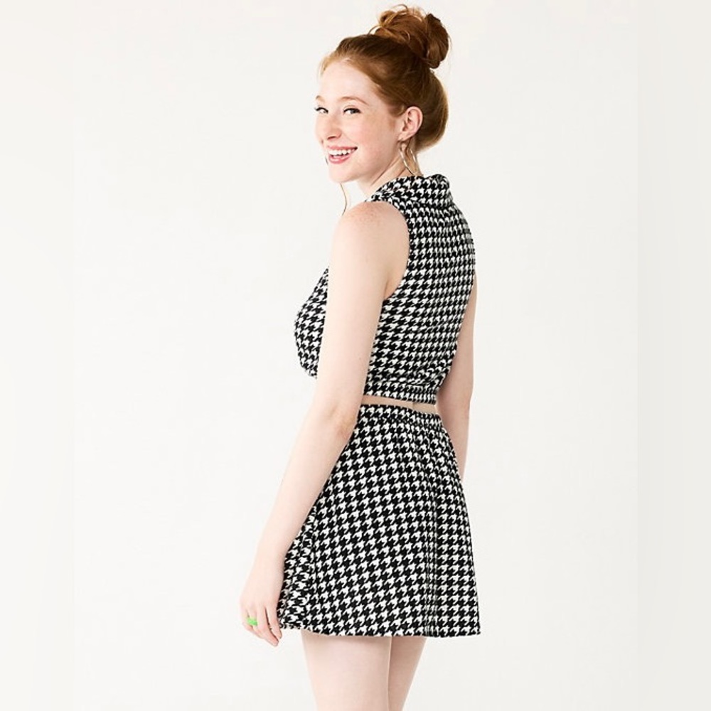 NWT SO black & white houndstooth print juniors stretch waist skaters skirt